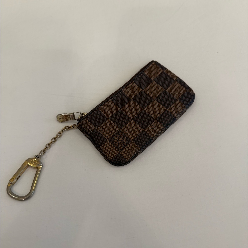 Louis Vuitton: key pouch brown damier ebene